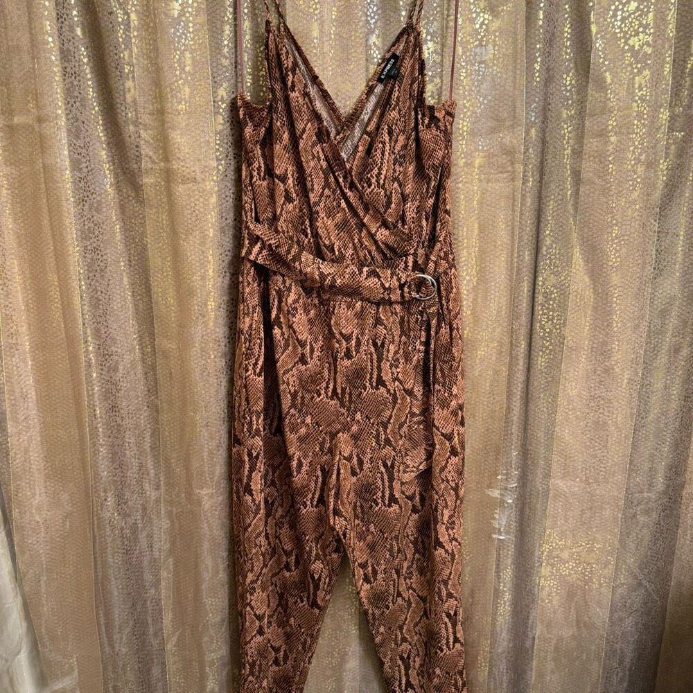 Express Brown Tan Snakeskin Print Belted Wrap Stretchy Jumpsuit Large‎